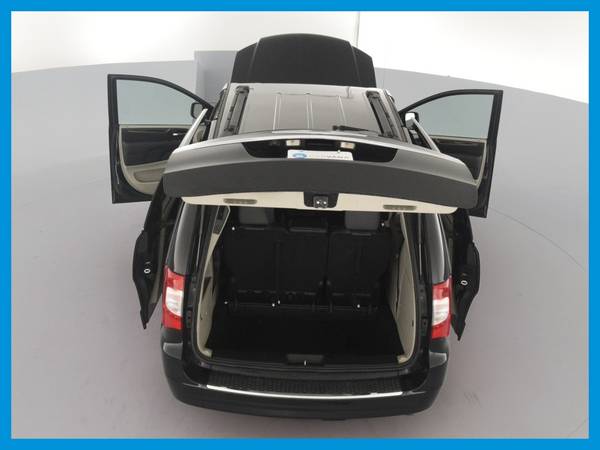 2016 Chrysler Town and Country Touring Minivan 4D van Black for sale in Sausalito, CA – photo 18