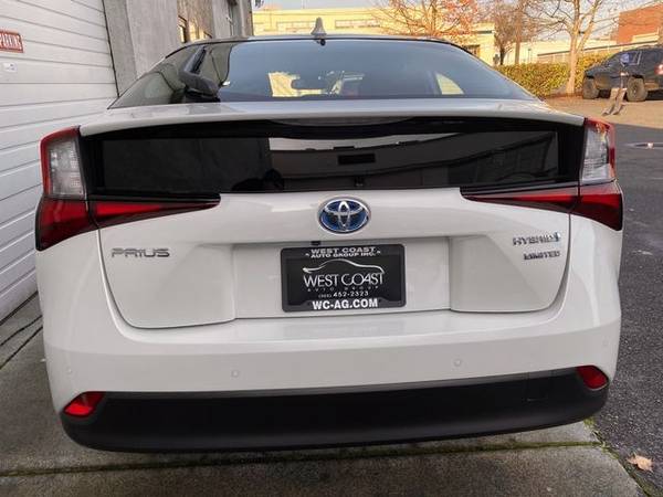 2019 Toyota Prius Limited Hatchback 1 Owner, Tech Pkg, Leather... for sale in Portland, OR – photo 7