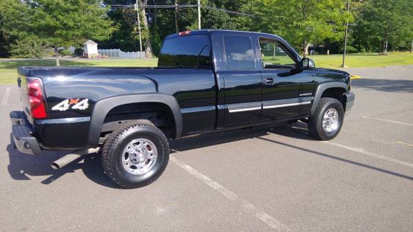 2004 Chevrolet Silverado 2500HD Extended Cab 4WD for sale in Vernon Rockville, CT