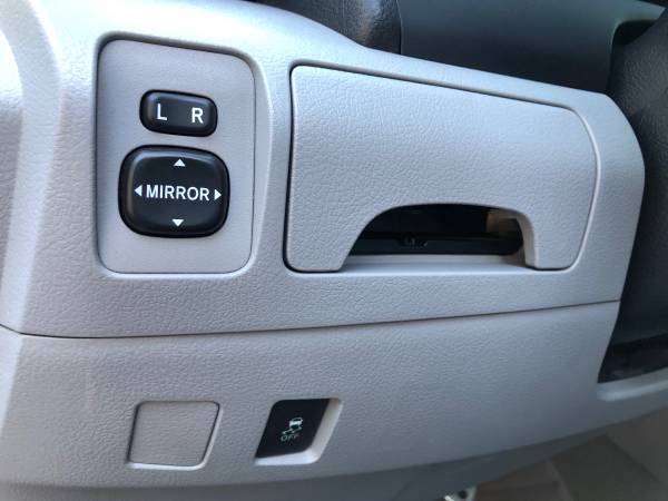 2010 Toyota Camry SE Leather Interior * Well Maintained 26 Records*... for sale in Portland, OR – photo 19