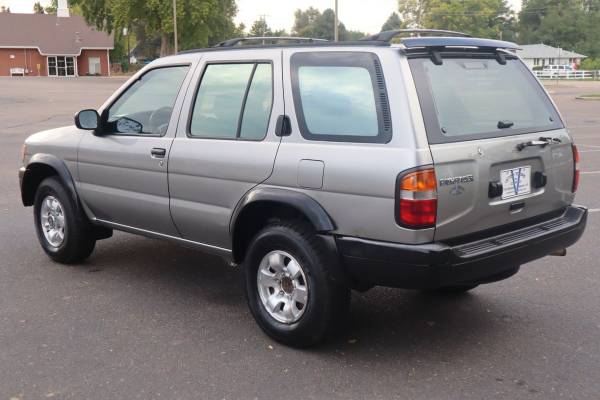 1998 Nissan Pathfinder 4x4 4WD SE SUV - cars & trucks - by dealer -... for sale in Longmont, CO – photo 8