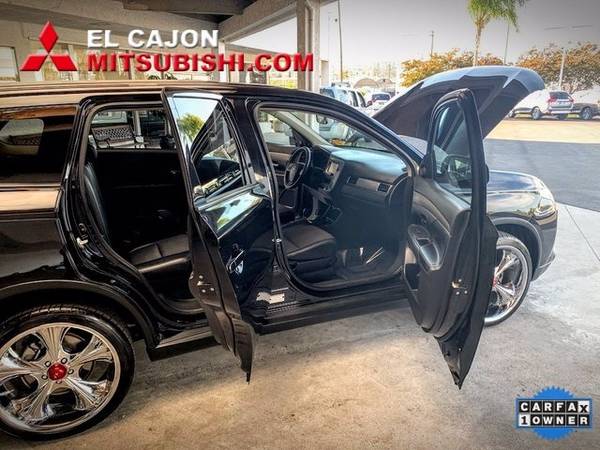2015 Mitsubishi Outlander SE - cars & trucks - by dealer - vehicle... for sale in El Cajon, CA – photo 21