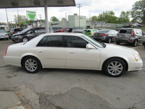 2008 Cadillac DTS Luxury I 4dr Sedan - - by dealer for sale in Bloomington, IL – photo 3