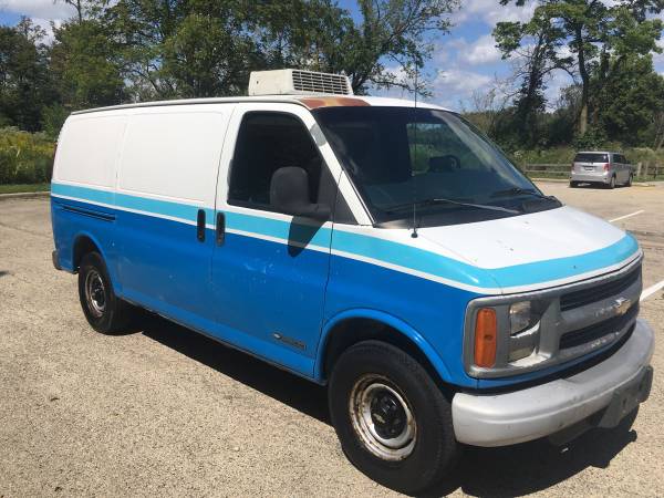 CHEVY 3500 REFRIGERATOR VAN **** GREAT PRICE****BUSINESS ON WHEELS**** for sale in Glenview, IL