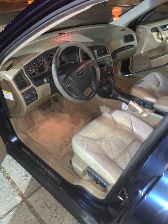 02 Volvo V70 station wagon with third row seat for sale in Hamden, CT – photo 7