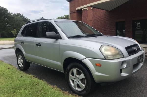 2007 Hyundai Tucson only 171K miles $3699 - cars & trucks - by... for sale in Mobile, AL – photo 2