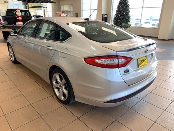 2016 Ford Fusion SE - cars & trucks - by dealer - vehicle automotive... for sale in Boone, IA – photo 8