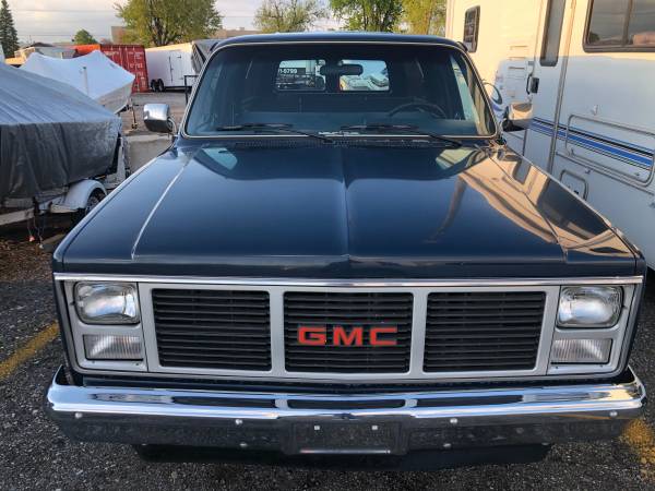 1986 GMC Suburban 2WD Garage Kept Low Miles Excellent Condition for sale in Clinton Township, MI – photo 11