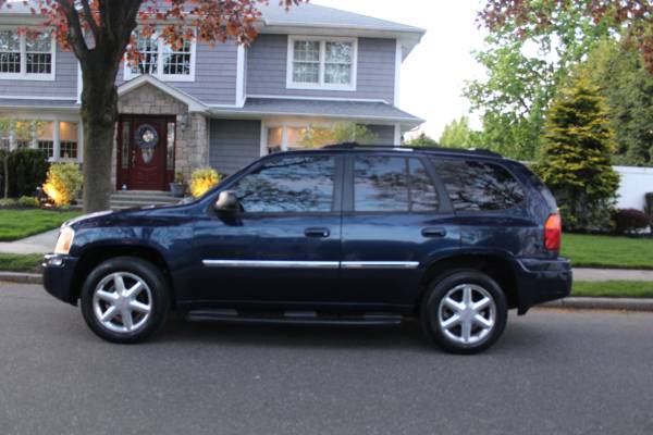 2007 GMC SLT ENVOY, Low Miles! for sale in Mineola, NY – photo 2
