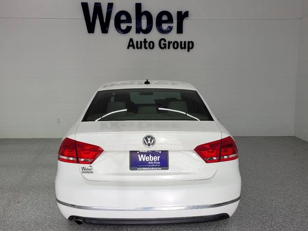 2013 Volkswagen Passat SEL TDI- 80k Miles - Sunroof and Nav. system... for sale in Silvis, IA – photo 5