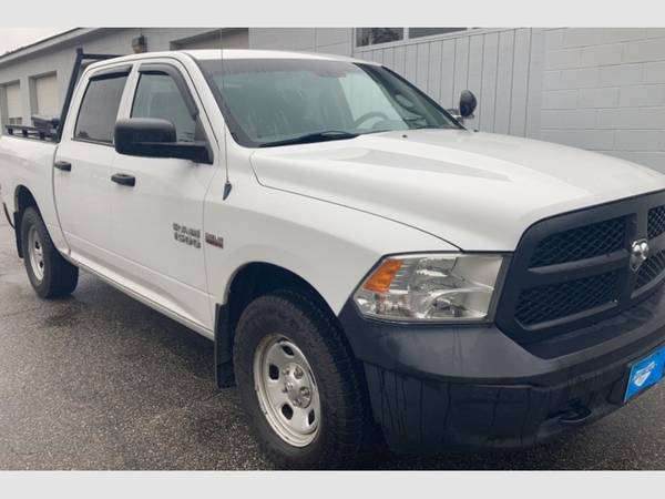 2013 Ram 1500 4WD Crew Cab 140.5" Express - cars & trucks - by... for sale in North Ridgeville, OH – photo 3