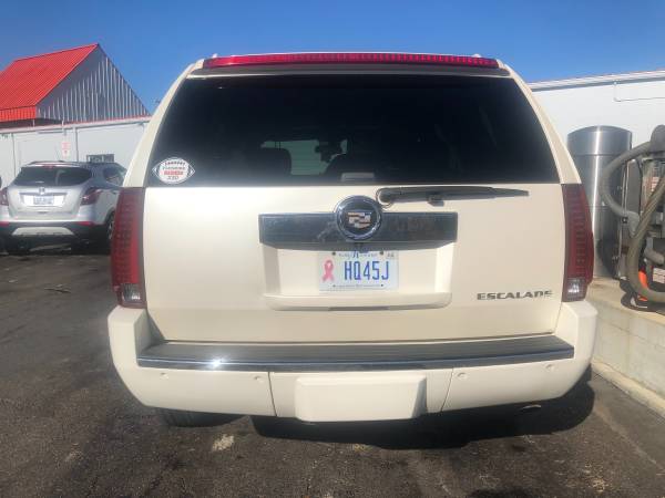 2007 Cadillac Escalade-great deal - cars & trucks - by owner -... for sale in Flushing, MI – photo 15