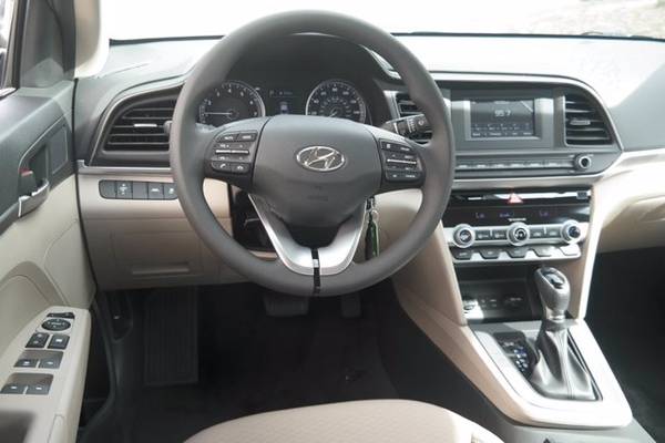 2020 Hyundai Elantra SE - cars & trucks - by dealer - vehicle... for sale in Greeley, CO – photo 8