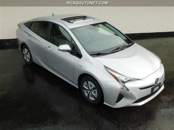 2017 Toyota Prius Four Hatchback - - by dealer for sale in Cedar Rapids, IA – photo 4