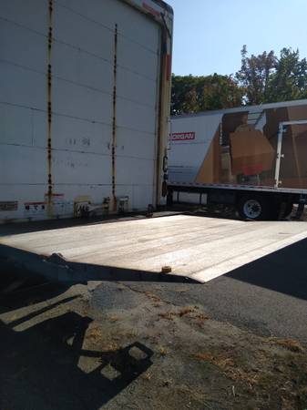 2007 INTERNATIONAL 4300 18' BOX TRUCK - LIFTGATE - LOW MILES - cars... for sale in West Springfield, MA – photo 10