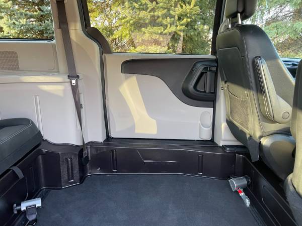 2017 wheelchair van delivery available for sale in Marquette, MI – photo 8