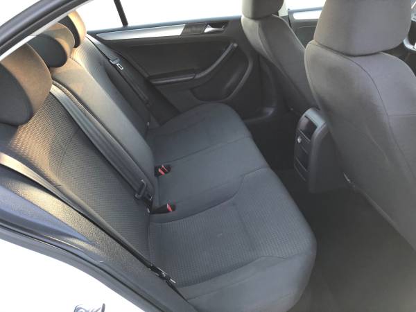 Gas Saver 15 VW Jetta Compact Sedan Excellent condition! White & for sale in Brooklyn, NY – photo 8