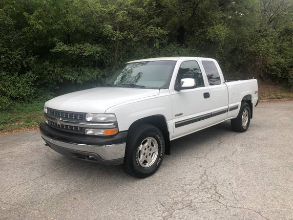 2001 Chevy Chevrolet Silverado 1500 LT Ext. Cab Short Bed 4WD pickup for sale in Fayetteville, AR – photo 3