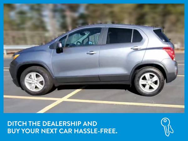 2020 Chevy Chevrolet Trax LS Sport Utility 4D hatchback Silver for sale in Arlington, District Of Columbia – photo 4