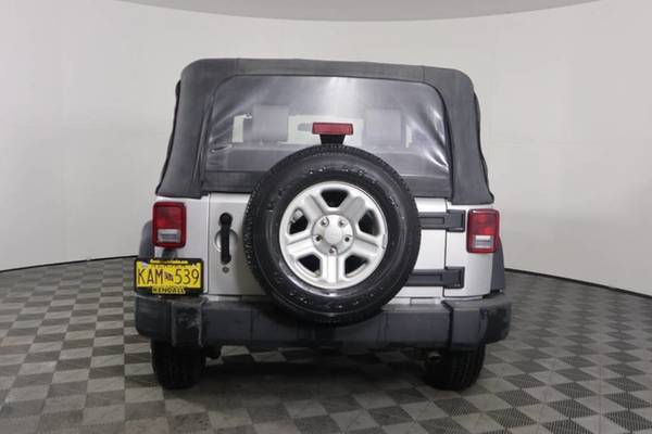 2009 Jeep Wrangler Bright Silver Metallic Sweet deal*SPECIAL!!!* for sale in Anchorage, AK – photo 8