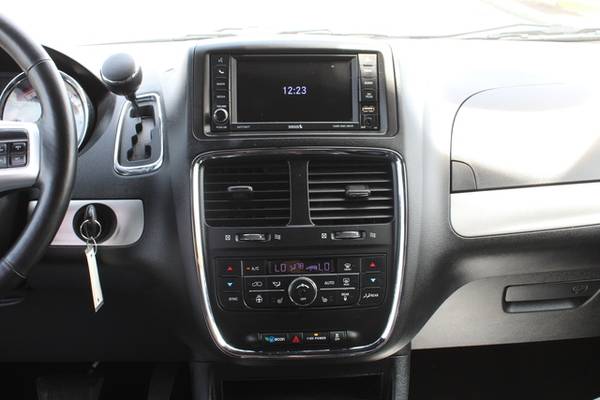 2018 Dodge Grand Caravan GT - - by dealer - vehicle for sale in Inidanapolis, IN – photo 12