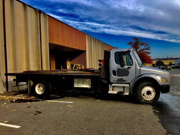 2005 FREIGHTLINER - cars & trucks - by owner - vehicle automotive sale for sale in Hyattsville, District Of Columbia – photo 2