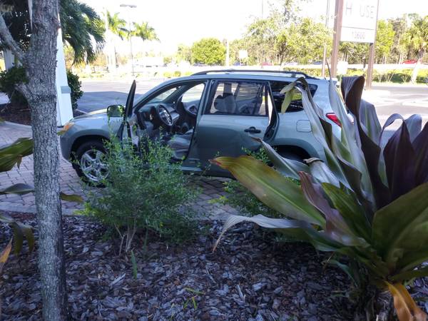 2006 TOYOTA RAV4 2.4L 3ROW - cars & trucks - by owner - vehicle... for sale in Naples, FL – photo 11
