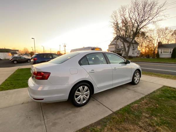 Look What Just Came In! A 2017 Volkswagen Jetta with only for sale in Meriden, CT – photo 12