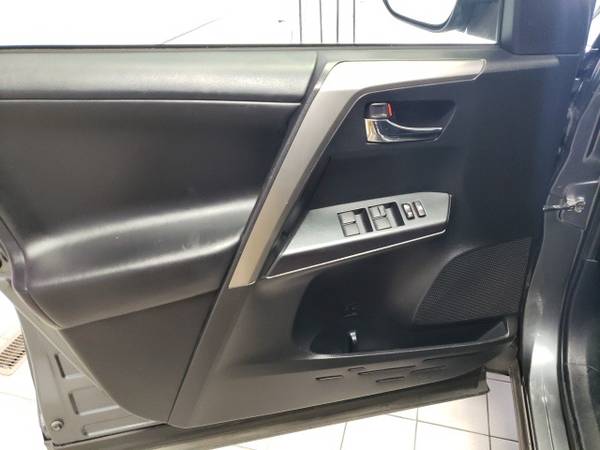 2018 Toyota RAV4 Hybrid AWD 4D Sport Utility/SUV XLE - cars & for sale in Dubuque, IA – photo 8