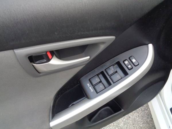 2015 Toyota Prius IV Four All Power Great on Gas Clean IPOD Hybrid for sale in Hampton Falls, ME – photo 10