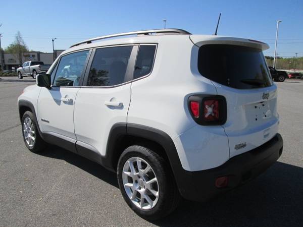 2020 Jeep Renegade Latitude suv Alpine White Clearcoat - cars & for sale in Bentonville, AR – photo 3