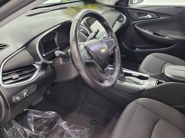 2017 Chevrolet Malibu LT-45k miles - Back up camera - Keyless entry! for sale in Silvis, IA – photo 4