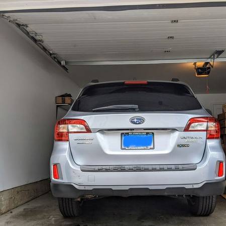 2016 Subaru Outback 2.5i Premium Wagon 4D - cars & trucks - by owner... for sale in Norwalk, NY – photo 3