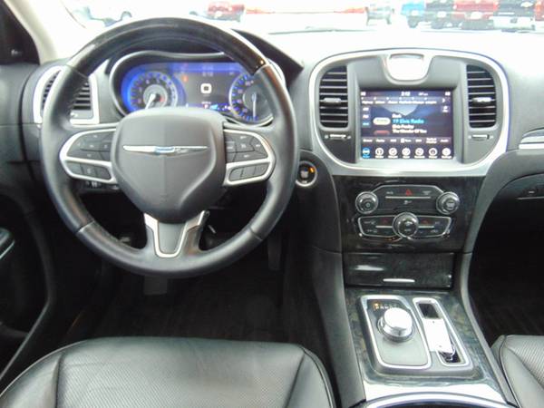 2018 Chrysler 300 Limited - - by dealer - vehicle for sale in Elkhart, IN – photo 15