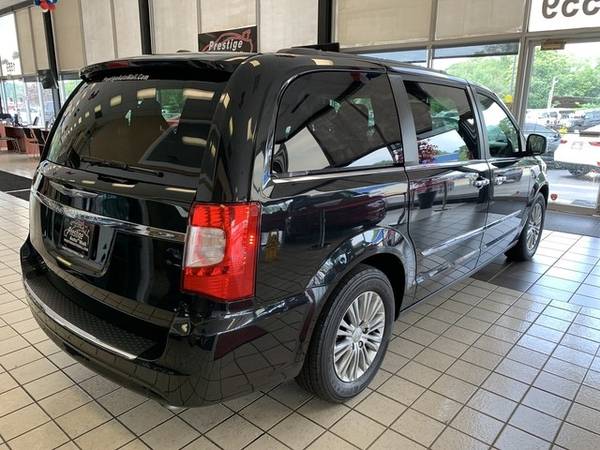 *2016* *Chrysler* *Town Country* *Touring-L Anniversary Edition* -*... for sale in Tallmadge, MI – photo 15