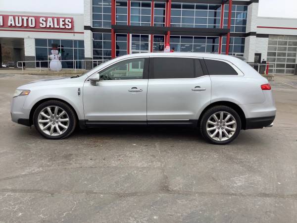 Fully Loaded! 2010 Lincoln MKT! AWD! Clean Carfax! 3rd Row! - cars &... for sale in Ortonville, MI – photo 2