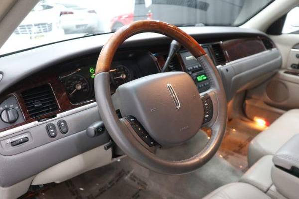 2009 Lincoln Town Car Signature Limited - - by dealer for sale in CHANTILLY, District Of Columbia – photo 12