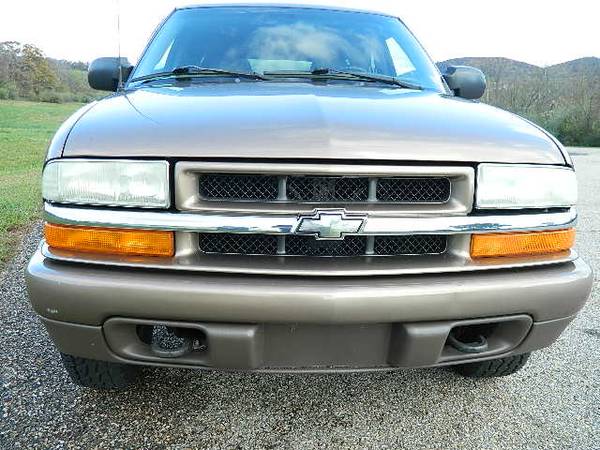 2004 CHEVROLET BLAZER 4X4 LOW MILES - cars & trucks - by dealer -... for sale in Staunton, PA – photo 8