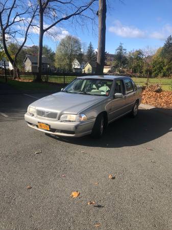 1998 Volvo s70 - cars & trucks - by owner - vehicle automotive sale for sale in Danbury, NY
