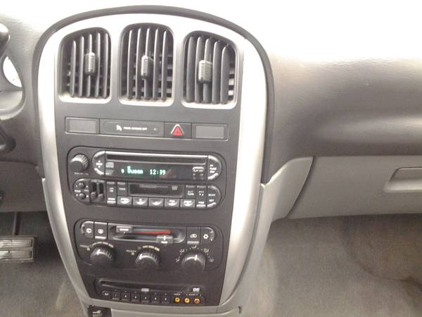 2006 Chrysler Town and Country Touring -- Rear Entertainment! - cars... for sale in Bausman, PA – photo 12