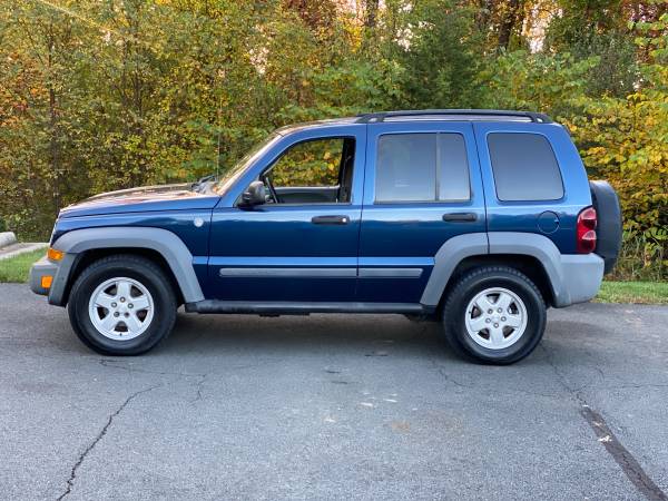 2005 JEEP Liberty Sport 4X4 - cars & trucks - by dealer - vehicle... for sale in Sterling, District Of Columbia – photo 2