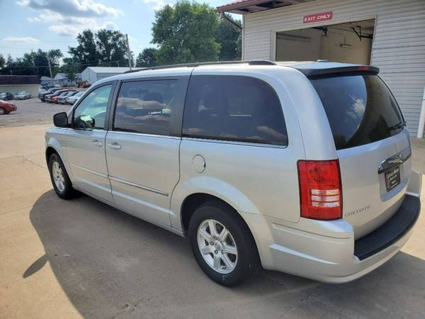 2010 CHRYSLER TOWN & COUNTRY TOURING *Save Thousands* Financing... for sale in Traer, IA – photo 3