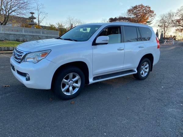 2010 Lexus GX 460 4WD 4dr -EASY FINANCING AVAILABLE - cars & trucks... for sale in Bridgeport, MA – photo 3