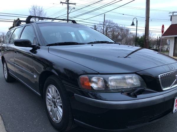 2004 Volvo V70 Wagon - cars & trucks - by owner - vehicle automotive... for sale in Morganville, NJ – photo 2