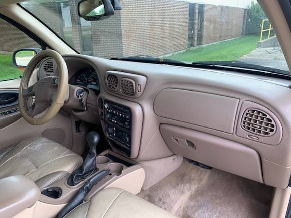 2004 Chevy Trailblazer LS 4WD 3RD ROW!! - cars & trucks - by owner -... for sale in Dayton, OH – photo 8