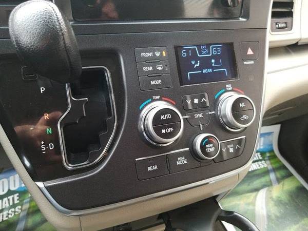 2015 Toyota Sienna L FWD 7-Passenger V6 for sale in Newport, VT – photo 15