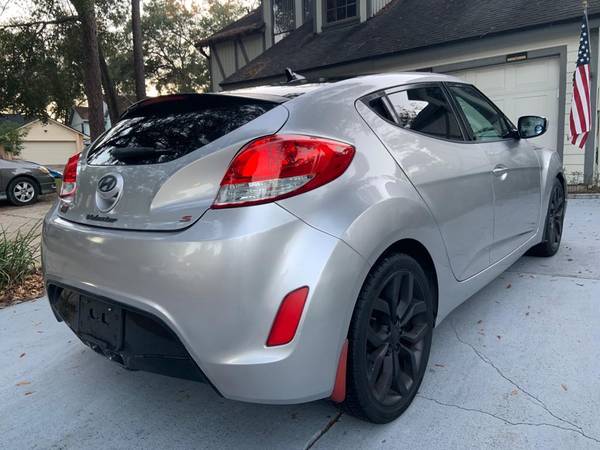 **Hyundai Veloster S**(low miles) - cars & trucks - by owner -... for sale in Altamonte Springs, FL – photo 3