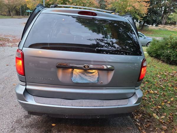 2005 Chrysler Town & Country - cars & trucks - by owner - vehicle... for sale in Bowie, District Of Columbia – photo 5