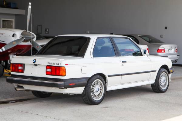 1988 BMW (E30) 325iX Coupe Alpine White/Cardinal Red 5-Speed AWD for sale in Lafayette, CO – photo 5