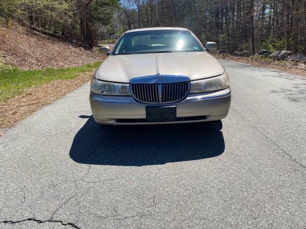 2002 Lincoln town car for sale in Kingston, NH – photo 3